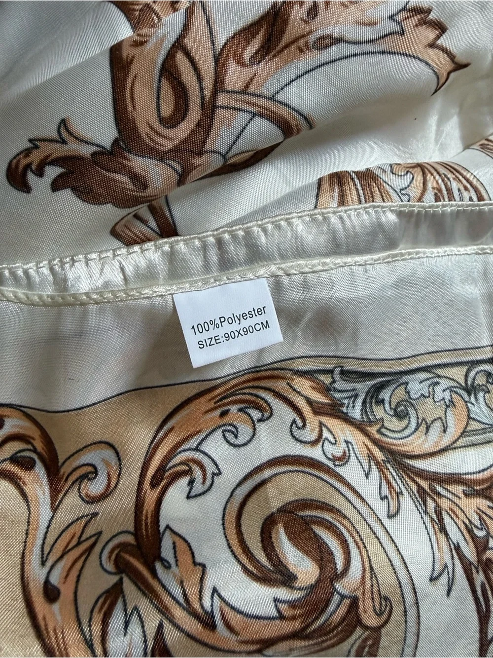 Unknown brand- White and Gold Baroque Silk feeling square Scarf